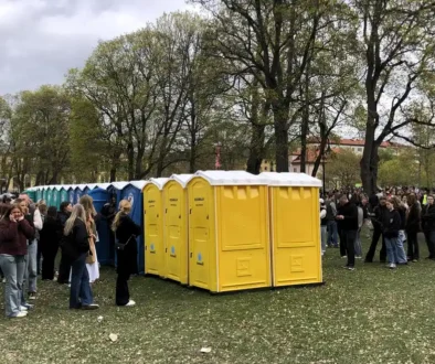 Wee-from-festival-portaloos-being-collected-by-boffins-to-help-make-beer-4