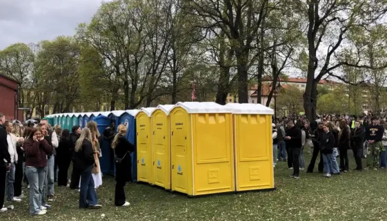 Wee-from-festival-portaloos-being-collected-by-boffins-to-help-make-beer-4 Wee-from-festival-portaloos-being-collected-by-boffins-to-help-make-beer-4