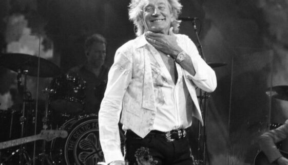 Rod Stewart Postpones Vegas Show Rod Stewart